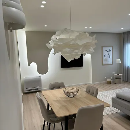 Urban Chic Apartment